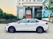 Cần bán Kia Cerato sản xuất 2019, màu trắng