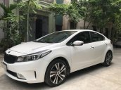 Bán xe Kia Cerato MT sản xuất 2017, màu trắng