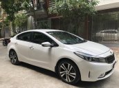 Bán xe Kia Cerato MT sản xuất 2017, màu trắng