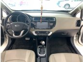 Cần bán xe Kia Rio Hatchback đời 2015, màu trắng, xe nhập