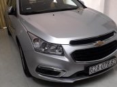 Bán Chevrolet Cruze 1.6LT đời 2017, màu bạc