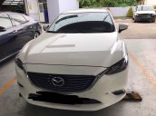 Cần bán xe Mazda 6 2.0 Premium đời 2018, màu trắng, giá 840tr