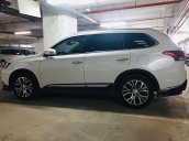 Bán Mitsubishi Outlander 2018, màu trắng số tự động