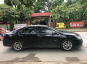 Bán lại xe Toyota Camry 2.0E sản xuất năm 2017, màu đen