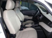 Cần bán xe Kia Rondo GMT 2.0MT 2017, màu trắng, giá 528tr