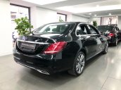 Bán xe Mercedes C250 màu đen, nội thất đen, đăng kí 2019 chính hãng như mới