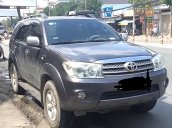 Chính chủ bán Toyota Fortuner năm 2010, màu xám