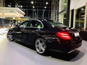 Bán xe Mercedes E350 AMG đời 2019, màu đen