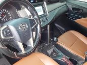 Bán xe Toyota Innova 2.0E sản xuất năm 2018, màu xám chính chủ 