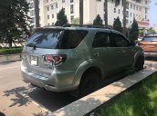 Bán Toyota Fortuner G 2016, màu bạc xe gia đình