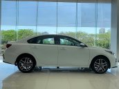 Cần bán xe Kia Cerato 1.6 MT sản xuất 2019, màu trắng, giá tốt