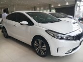 Cần bán xe Kia Cerato 1.6MT model 2018, màu trắng, xe đẹp