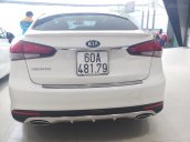 Cần bán xe Kia Cerato 1.6MT model 2018, màu trắng, xe đẹp