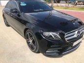 Bán Mercedes E300 sản xuất năm 2018, màu đen  