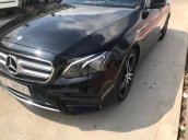 Bán Mercedes E300 sản xuất năm 2018, màu đen  