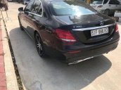 Bán Mercedes E300 sản xuất năm 2018, màu đen  