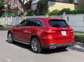 Bán Mercedes GLC 300 sản xuất 2016, màu đỏ, xe đẹp còn thơm mùi mới, cam kết chất lượng bao kiểm tra hãng