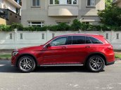 Bán Mercedes GLC 300 sản xuất 2016, màu đỏ, xe đẹp còn thơm mùi mới, cam kết chất lượng bao kiểm tra hãng