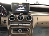 Bán xe Mercedes C250 màu đen, nội thất kem, đăng kí 2019 mới chính hãng