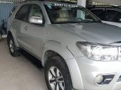 Cần bán gấp Toyota Fortuner 2009, màu bạc