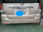 Cần bán Toyota Innova sản xuất năm 2010, màu xám