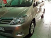 Cần bán Toyota Innova sản xuất năm 2010, màu xám