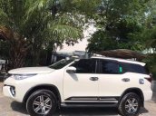 Bán Toyota Fortuner sản xuất 2019, màu trắng, nhập khẩu