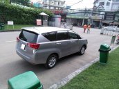 Bán Toyota Innova 2018 số sàn màu xám, xe đi 19 000 km