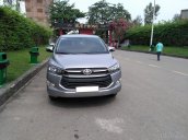 Bán Toyota Innova 2018 số sàn màu xám, xe đi 19 000 km