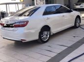 Cần bán lại xe Toyota Camry 2.5Q đời 2019, màu trắng