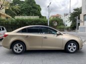 Cần bán Chevrolet Cruze LS năm sản xuất 2011, màu vàng còn mới