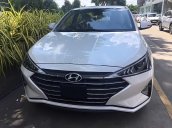 Bán Hyundai Elantra 1.6 MT đời 2019, màu trắng, 560 triệu