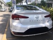 Bán Hyundai Elantra 1.6 MT đời 2019, màu trắng, 560 triệu