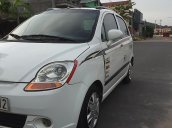 Cần bán Chevrolet Spark LT 0.8 năm sản xuất 2010, màu trắng