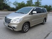 Gia đình bán xe Toyota Innova E 2013, màu vàng cát