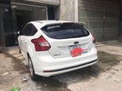 Bán Ford Focus đời 2014, màu trắng