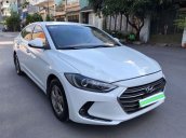 Bán Hyundai Elantra đời 2017, màu trắng số sàn