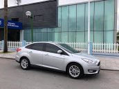 Cần bán xe Ford Focus Ecoboost sản xuất 2017, màu bạc