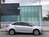 Cần bán xe Ford Focus Ecoboost sản xuất 2017, màu bạc