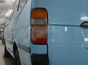 Cần bán gấp Toyota Hiace sản xuất năm 2000, màu xanh lam, vệ sinh bảo dưỡng tốt, gầm bệ tốt