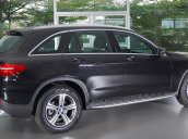 Bán Mercedes-Benz GLC200 đăng ký 2019, màu đen/nội thất kem beige, đi được 17.000 km