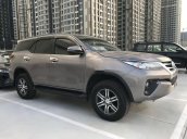 Cần bán xe Toyota Fortuner năm 2019, màu xám