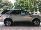 Xe Toyota Fortuner đời 2011, màu bạc, xe nhập