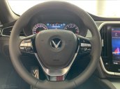 VinFast Lux A2.0 - Sedan sang trọng, công nghệ Đức, giá ưu đãi 2019