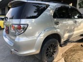 Bán Toyota Fortuner G đời 2016, màu bạc, số sàn  