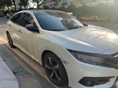 Cần bán gấp Honda Civic 1.5L Vtec Turbo đời 2017, màu trắng, nhập khẩu nguyên chiếc chính chủ, giá chỉ 780 triệu