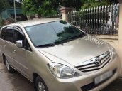 Cần bán Toyota Innova đời 2010, màu vàng