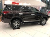 Bán xe Toyota Fortuner đời 2019, giao xe nhanh