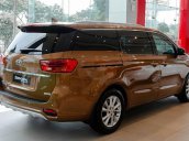 Bán Kia Sedona đời 2019, màu nâu vàng