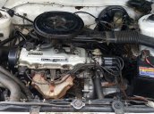 Cần bán gấp Nissan Bluebird đời 1990, màu trắng, nhập khẩu xe gia đình